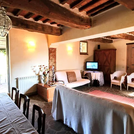 Near Trasimeno With Pool Holiday home *