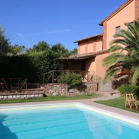 Near Trasimeno With Pool Holiday home