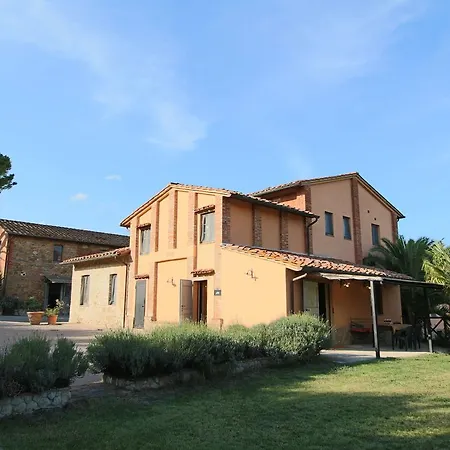 Near Trasimeno With Pool